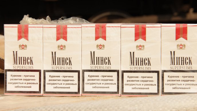 На Закарпатті під паливними брекетами виявили партію контрабандних цигарок – 05