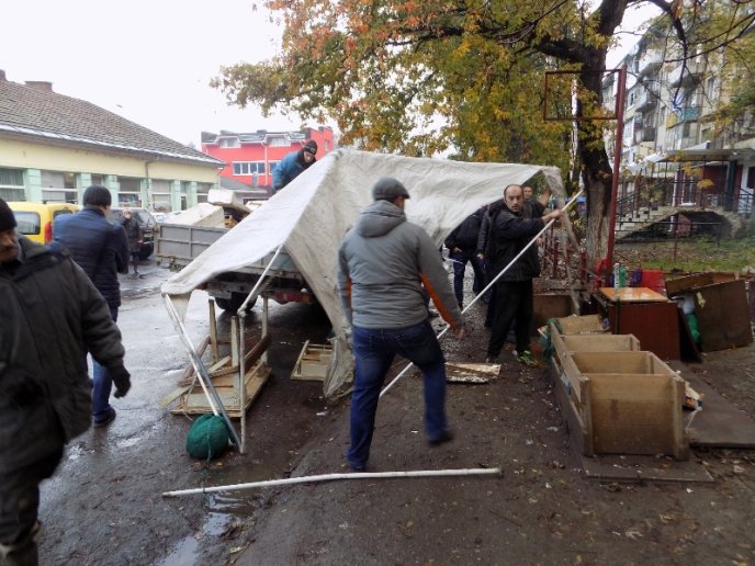 В Ужгороді ліквідували стихійний ринок біля "Білочки"  – 04