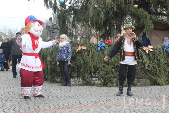 У Мукачеві урочисто відкрили фестиваль "Червене вино – 2016" – 12