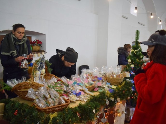 В Ужгороді триває "Закарпатський фестиваль пряників" – 13