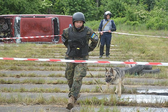 На Мукачівщині приборкували масові заворушення (ФОТО) – 05