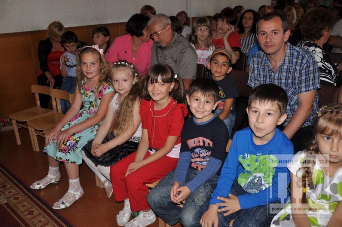 У Мукачеві відбулася святкова шоу-програма "Дитинство в сонячних долонях" (ФОТОРЕПОРТАЖ) – 07