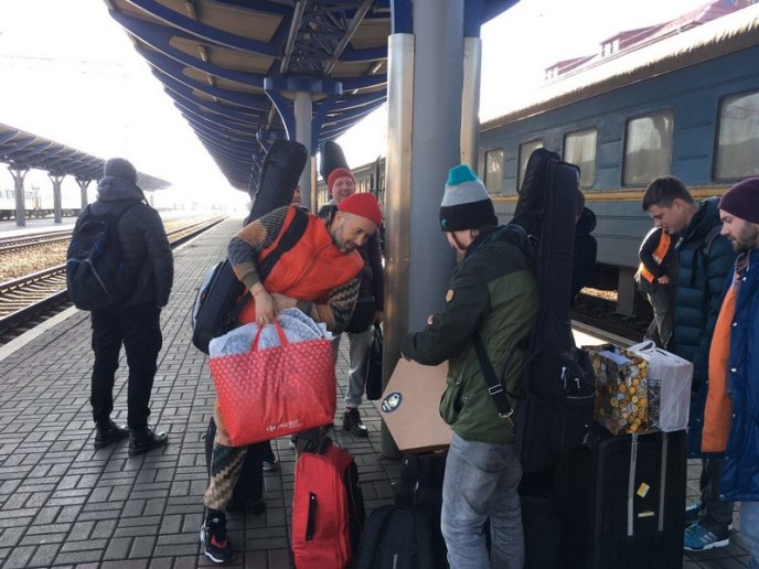 На Закарпаття разом із дружиною приїхав відомий український співак – 03