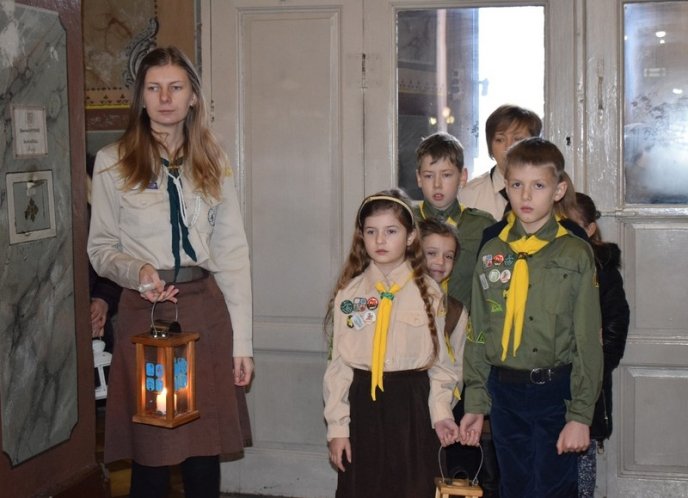 В Ужгород принесли Вифлеємський вогонь – 01 В Ужгород принесли Вифлеємський вогонь – 01