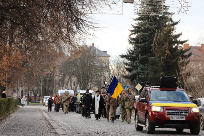 В Ужгороді поховали військового, який ще влітку загинув під Бахмутом – 03