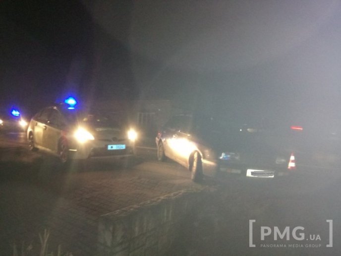 Вечірня ДТП у Ракошині: зіткнулися легковик та мікроавтобус – 06