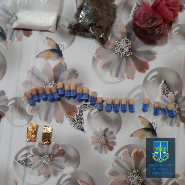 У селі на Мукачівщині чоловік збирався продавати наркотики – 02