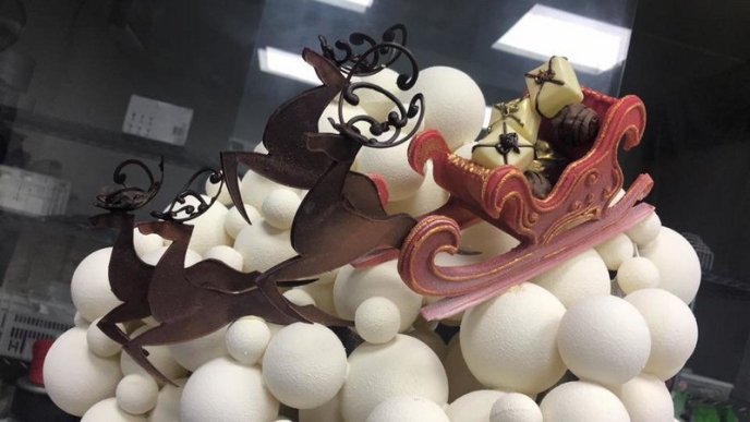 Закарпатський кондитер створив солодкий витвір до зимових свят – 03