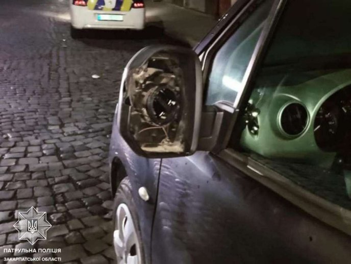 ДТП у Мукачеві: шукають винуватця та свідків – 03