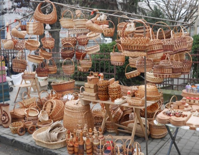 В Ужгороді на фестивалі можна скуштувати медовуху, різні смаколики та купити сувенір – 12