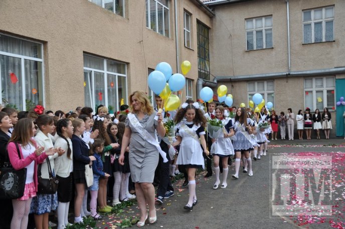 Свято "Останнього дзвоника" зібрало у Мукачівській ЗОШ №7 багато гостей (ФОТОРЕПОРТАЖ) – 08