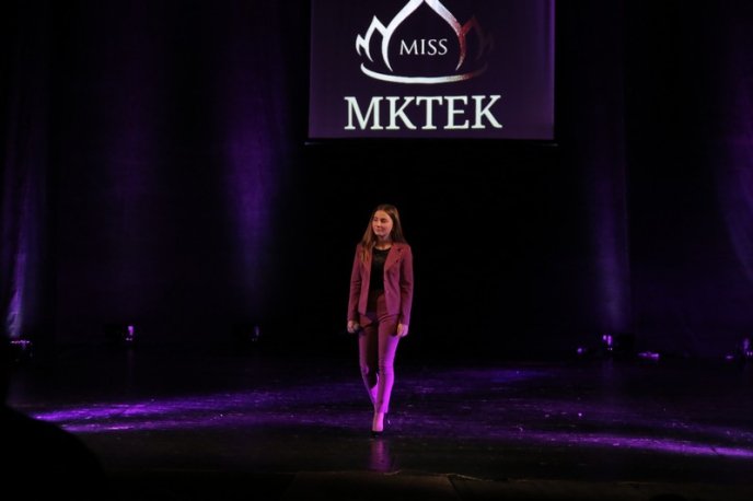 У Мукачеві визначили володарку титулу конкурсу краси "Міс МКТЕК 2018" – 67