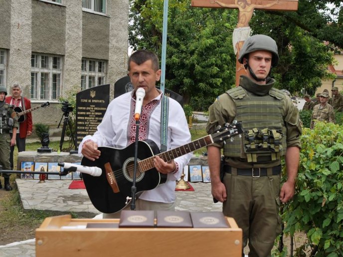 В Ужгороді відкрили меморіал пам’яті бійців АТО – 28