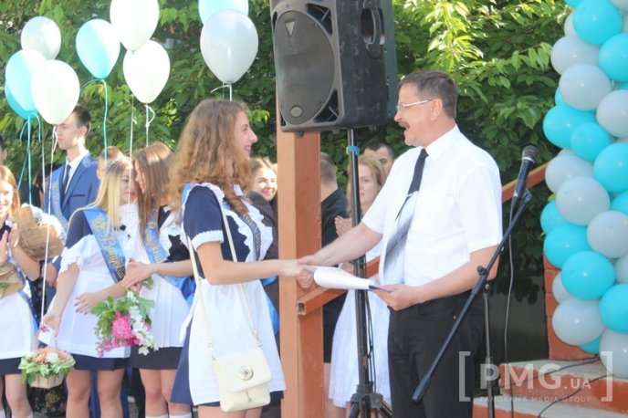 Свято останнього дзвоника відзначили у Мукачівській ЗОШ №13 – 24