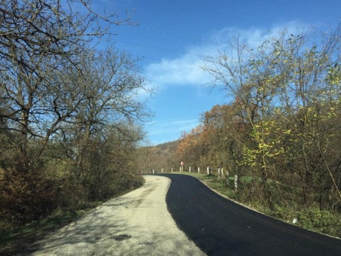 В області ремонтують одну з найбільш розбитих доріг – 04