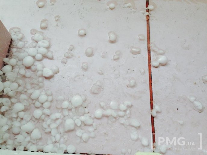 Мукачево накрила сильна злива із градом – 07