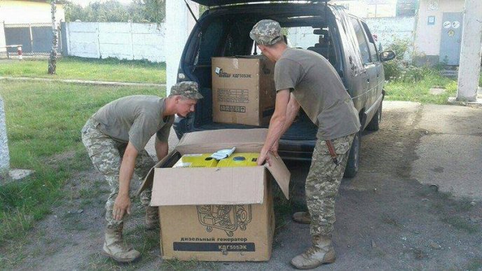 Міська влада Ужгорода передала військовій частині три міні-електростанції – 02