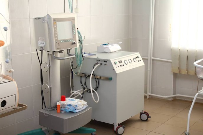 У Мукачеві пологове та неонатологічне відділення лікарні отримали нове обладнання – 08