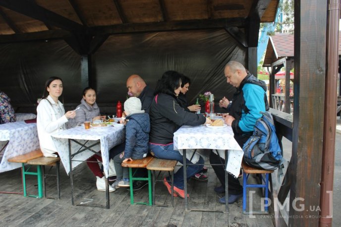 У Мукачеві розпочався фестиваль "Огинь і мнясо" – 02 У Мукачеві розпочався фестиваль "Огинь і мнясо" – 02
