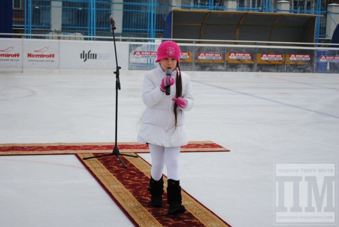 У Мукачеві урочисто відкрили льодову ковзанку (ФОТОРЕПОРТАЖ) – 15