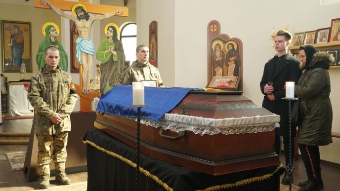 Мукачево попрощалось із загиблим на війні Героєм Володимиром Литвиненком – 05