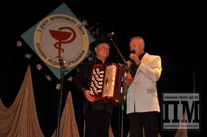 В Мукачеві напередодні професійного свята вітали медиків (ФОТО) – 14