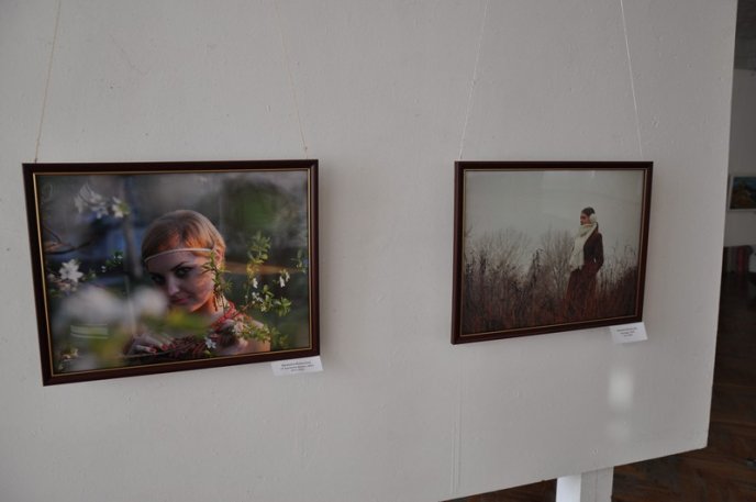 У Мукачеві відкрилась виставка студентів Закарпатського художнього інституту (ФОТОРЕПОРТАЖ) – 01