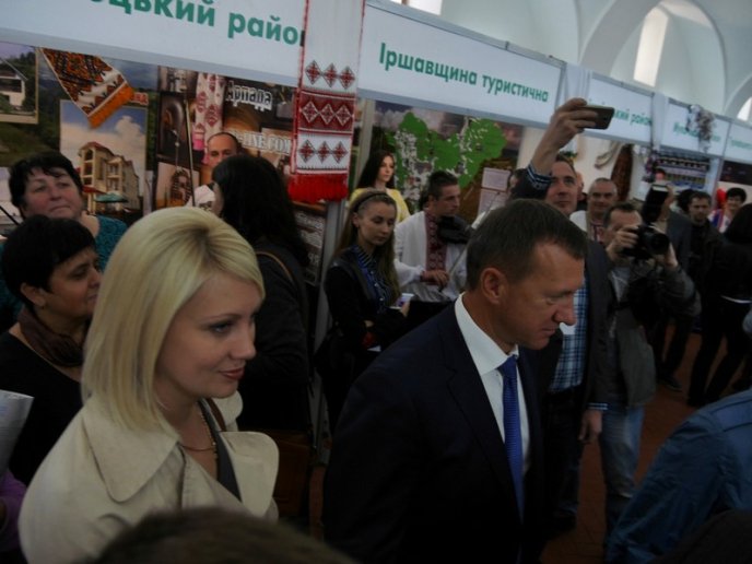 В Ужгороді стартувала найбільша туристична виставка області – 13