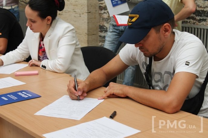 Як в Ужгороді відкривали набір в поліцію – 12