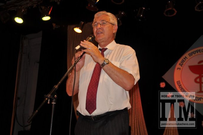 В Мукачеві напередодні професійного свята вітали медиків (ФОТО) – 05