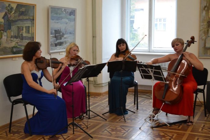 В Ужгороді відкрилася художня виставка Ласло Мадяра – 13