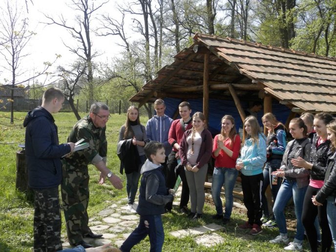 Лісівники разом із студентами провели весняну лісокультурну кампанію – 04