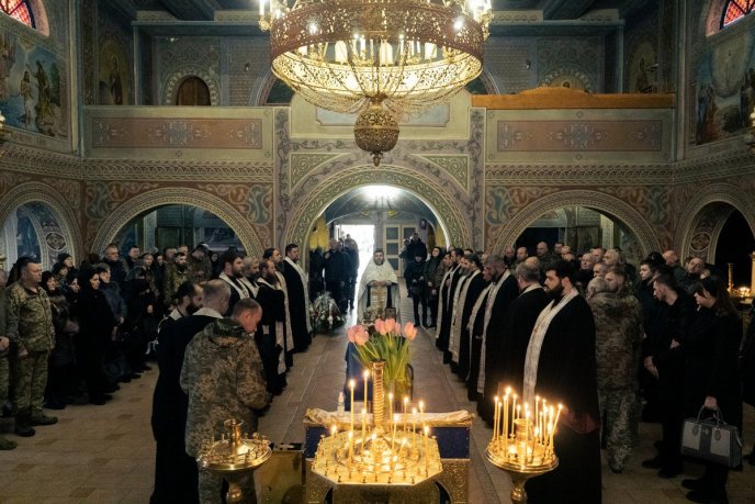 У Мукачеві попрощалися з Героєм, який загинув кілька днів тому – 03