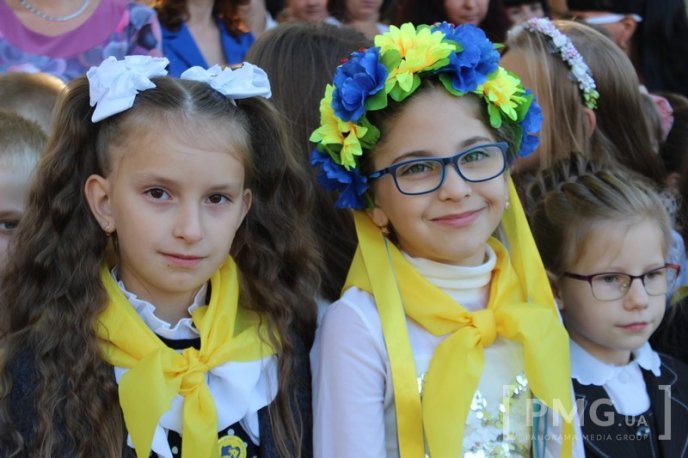 Свято Першого дзвоника відзначили у Мукачівській ЗОШ №1 ім. Пушкіна – 06