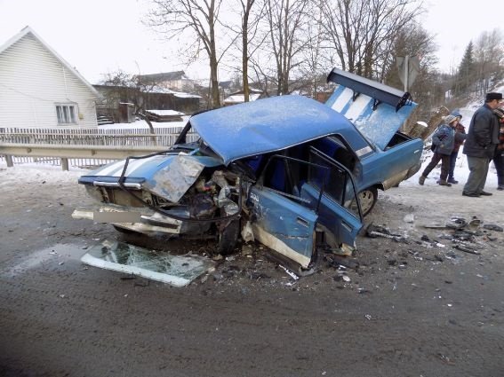 Жахлива ДТП на Рахівщині: зіткнулись автомобілі "Жигулі" та "Hyundai Santa Fe" – 05 Жахлива ДТП на Рахівщині: зіткнулись автомобілі "Жигулі" та "Hyundai Santa Fe" – 05