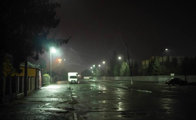 На вулиці Духновича в Ужгороді засвітились ретроліхтарі – 13