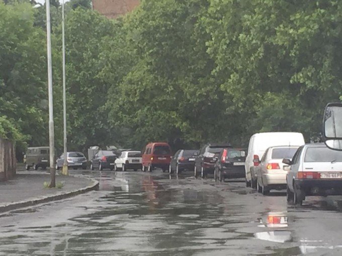 Через дощі в Ужгороді утворились величезні затори (ФОТО) – 01