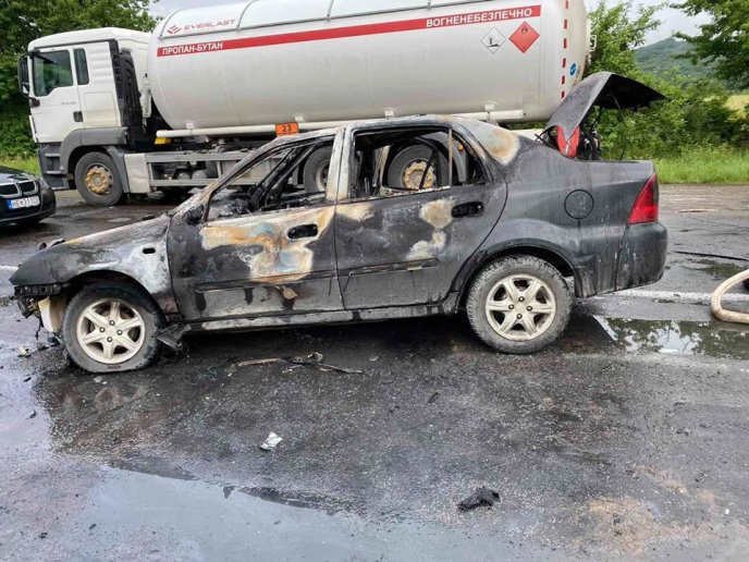 Автотроща неподалік від села Невицьке: рятувальники розказали подробиці – 02