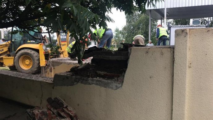 На КПП "Тиса" розпочали будівництво вбиральні – 03