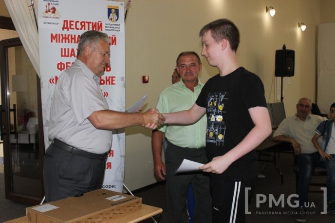 У Мукачеві нагородили переможців Міжнародного шахового фестивалю "Мукачівське літо 2016" – 27 У Мукачеві нагородили переможців Міжнародного шахового фестивалю "Мукачівське літо 2016" – 27