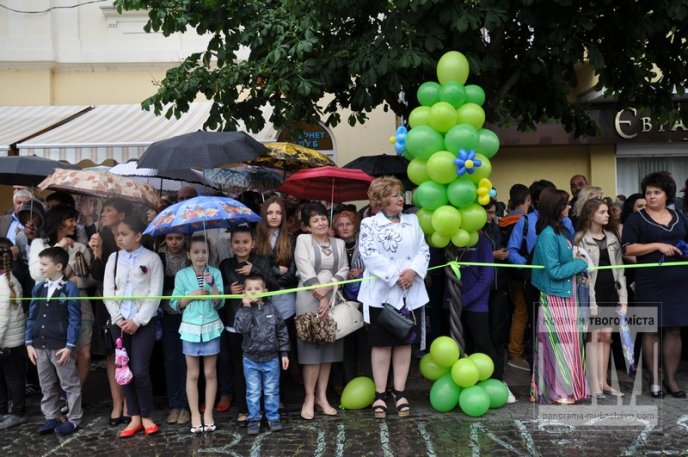 Парад випускників в центрі Мукачева: як це було (ФОТО) – 12