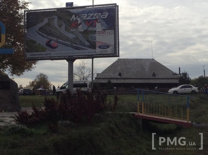 У Чинадієві біля ресторану "Козачок" обстріляли "Mercedes" місцевого жителя – 03