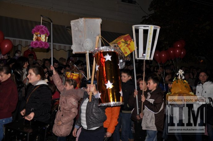 День Святого Мартина у Мукачеві: смачні наїдки, запашне вино і насичена культурна програма (ФОТО) – 30