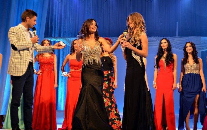 Як обирали найгарнішу дівчину Ужгорода – 12