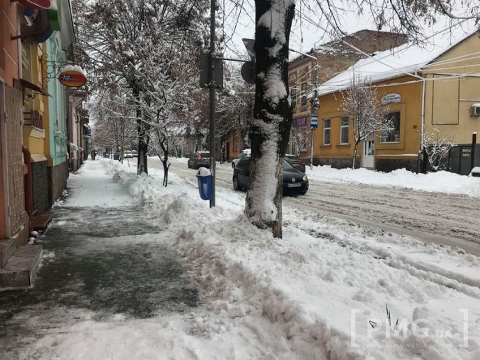 Наслідки негоди: Мукачево потопає у снігу – 07 Наслідки негоди: Мукачево потопає у снігу – 07