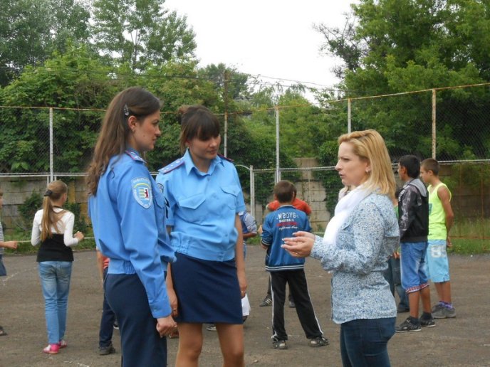 Мукачівські правоохоронці активно працюють з дітьми та підлітками (ФОТО) – 03