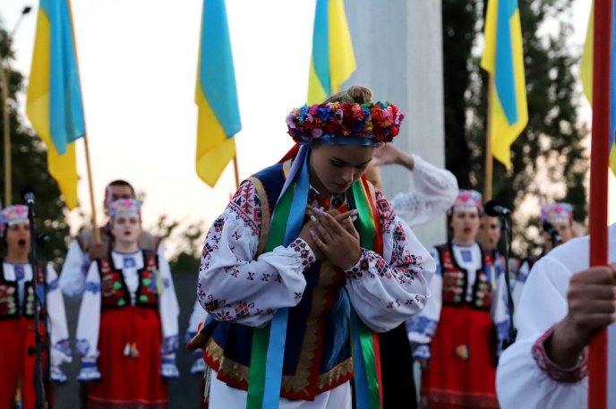 Світанок в Ужгороді зустріли молитвою за Україну – 08