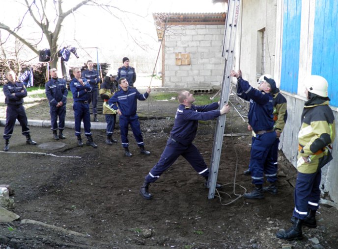В Ужгороді триває професійна підготовка пожежних-рятувальників – 05 В Ужгороді триває професійна підготовка пожежних-рятувальників – 05