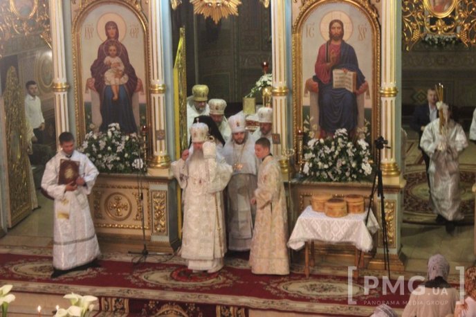 Православні та греко-католики Мукачева відзначають Воскресіння Христове – 06 Православні та греко-католики Мукачева відзначають Воскресіння Христове – 06