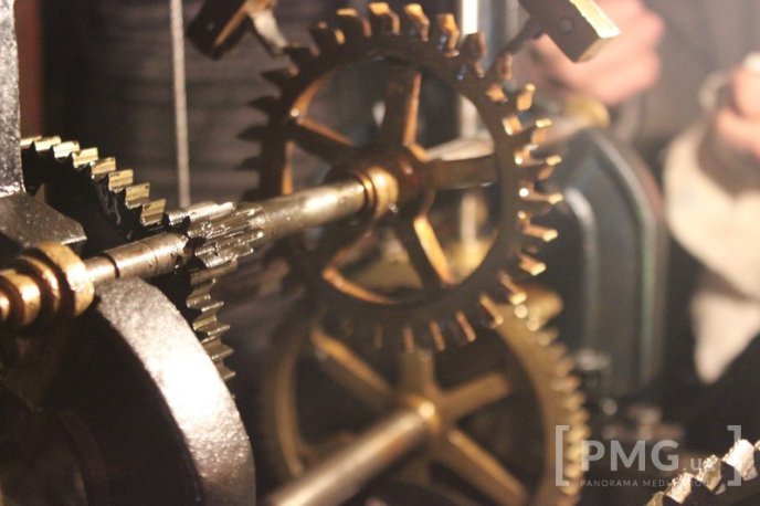 Мукачівці урочисто перевели головні годинники міста на літній час – 09